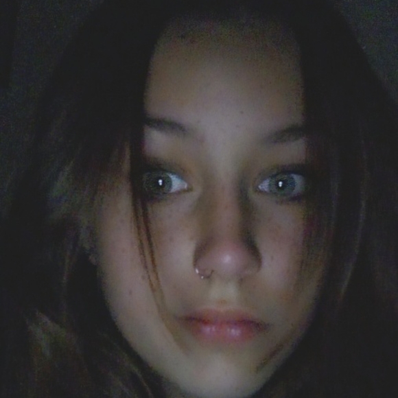 Meet your Posher, Hannah - Picture 7 of 8